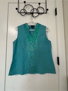 Sleeveless Teal Embellished V-Neck Women's Top, size M, Carole Little